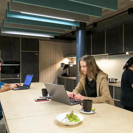 Vibe Station Loft By Zazi Hostel *