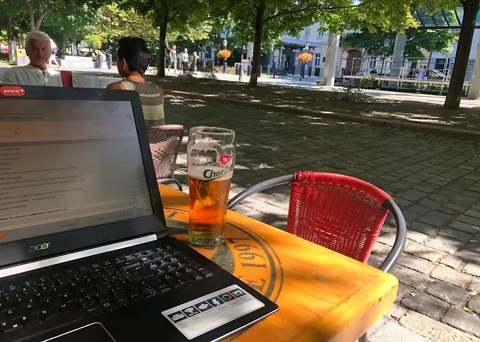 Vibe Loft Free Drink Daily By Zazi ברטיסלאבה