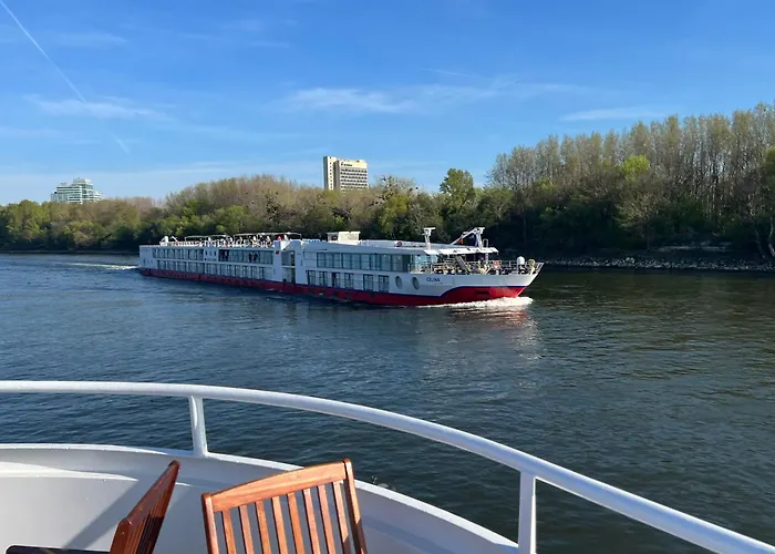 Vibe Loft Free Drink Daily By Zazi Хостел Братислава