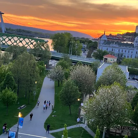 Vandrerhjem Vibe Loft Free Drink Daily By Zazi Bratislava