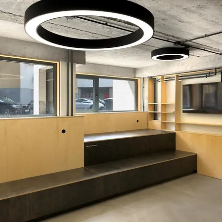 Vibe Loft Free Drink Daily By Zazi Albergue